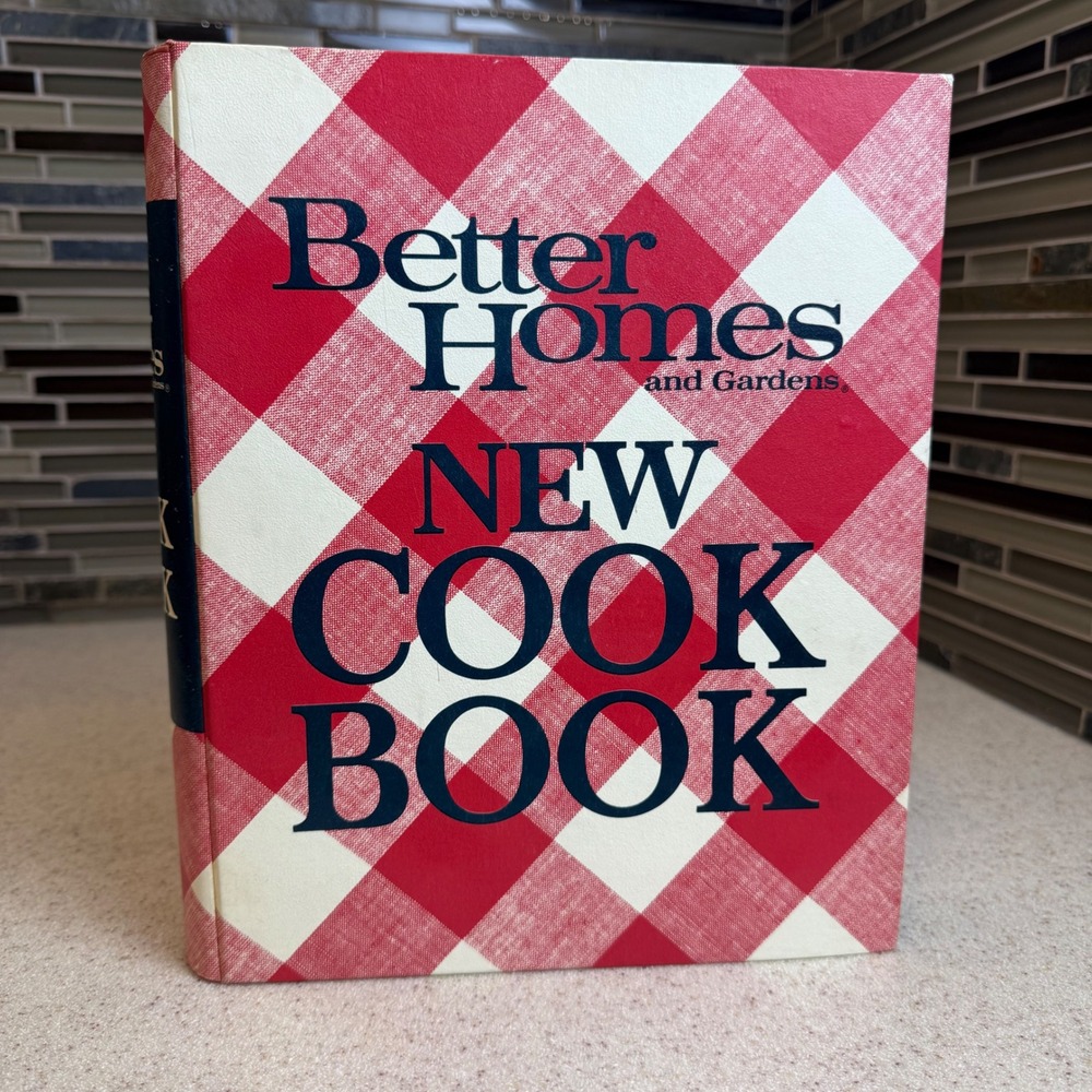 Vintage 1968 Better Homes & Gardens New Cook Book 5th Print Gingham Ring Bound
